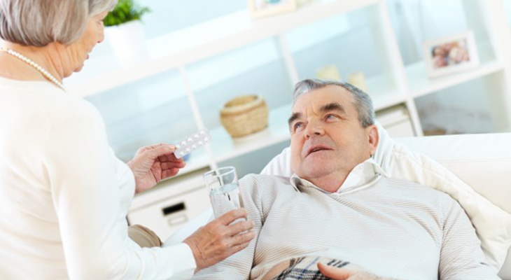 ผู้สูงอายุได้รับยารักษา ป้องกันโรค จากโรคที่เป็นอยู่หรือโรคประจำตัว 